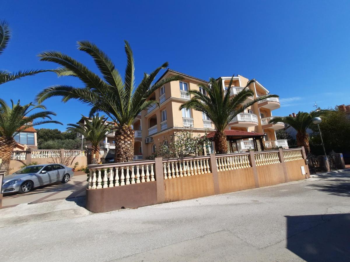 Apartments Canaria Pula Extérieur photo