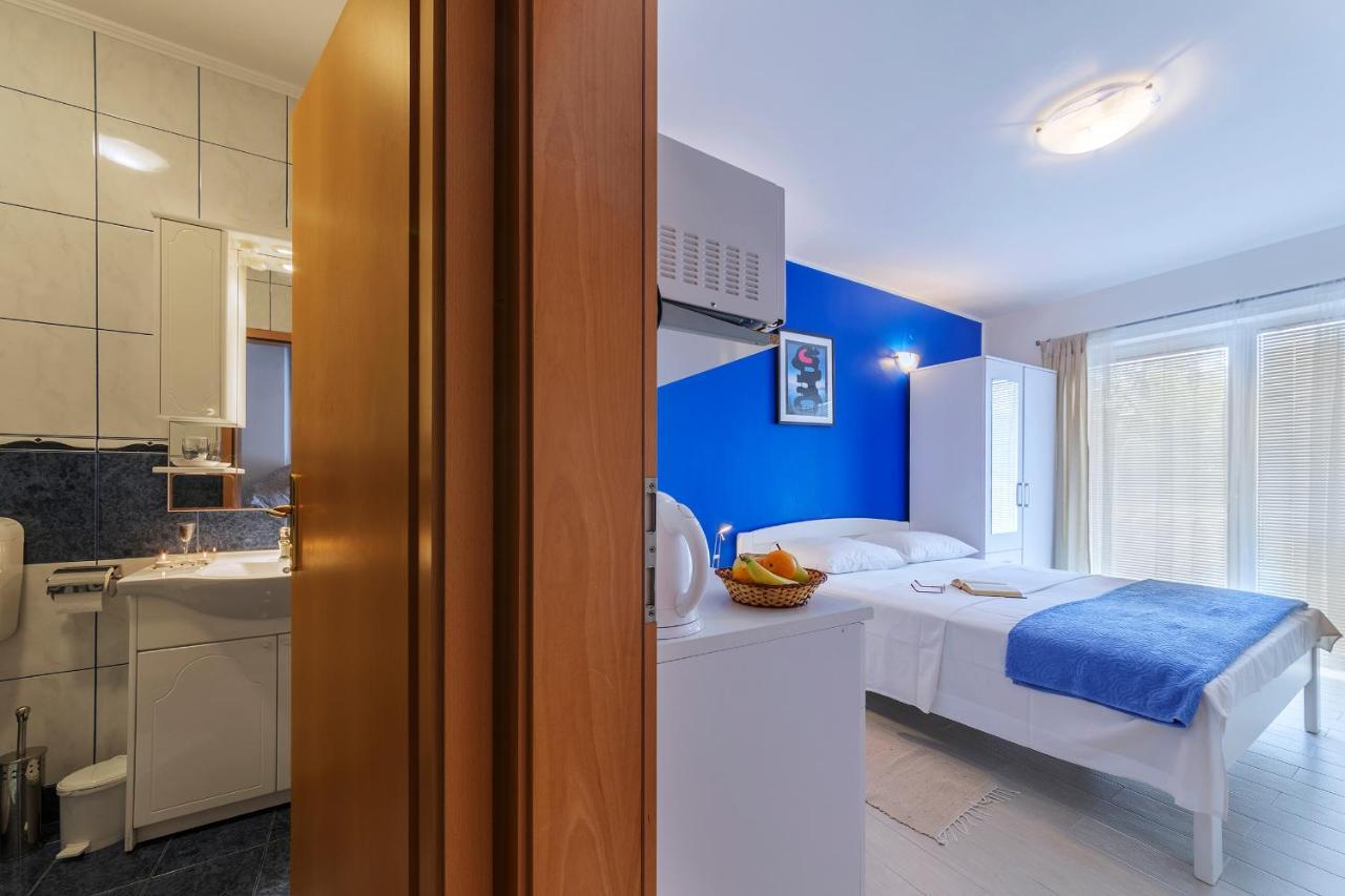 Apartments Canaria Pula Extérieur photo