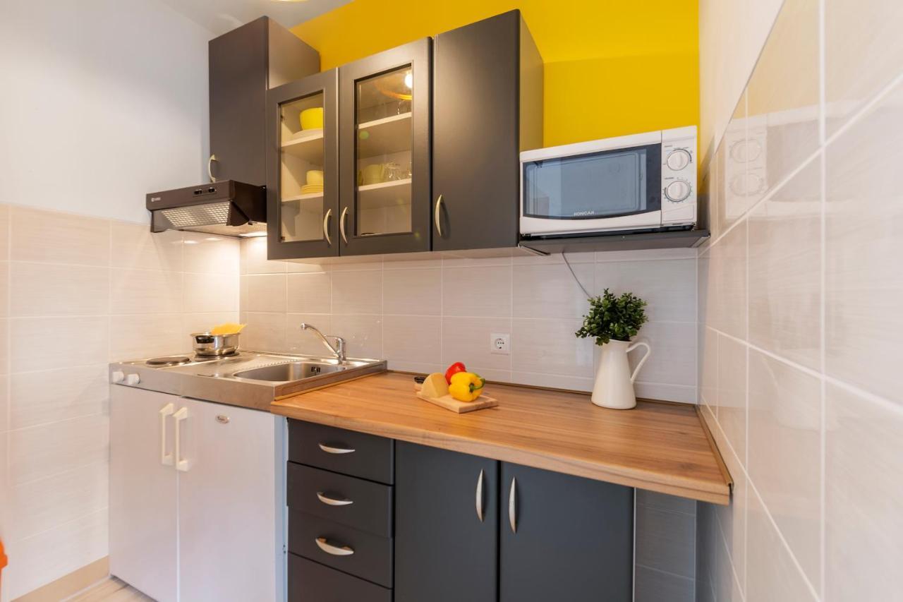 Apartments Canaria Pula Extérieur photo